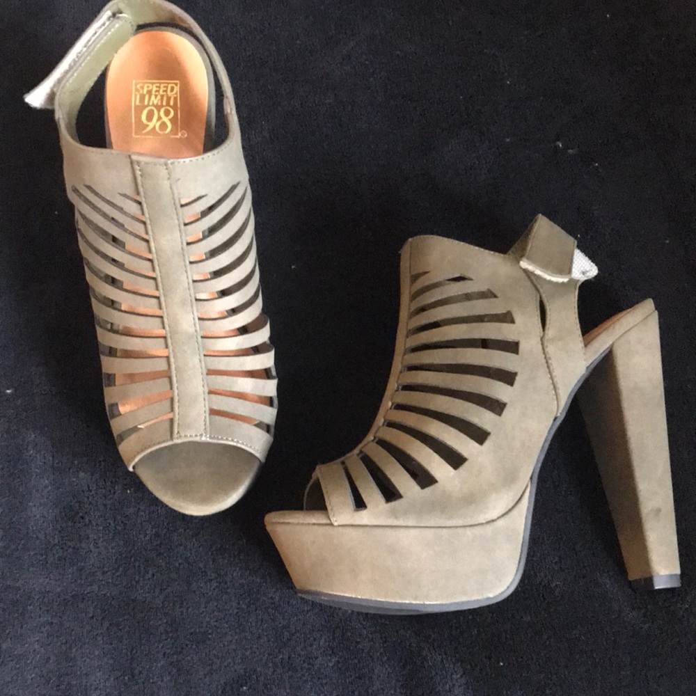 Green platform heels